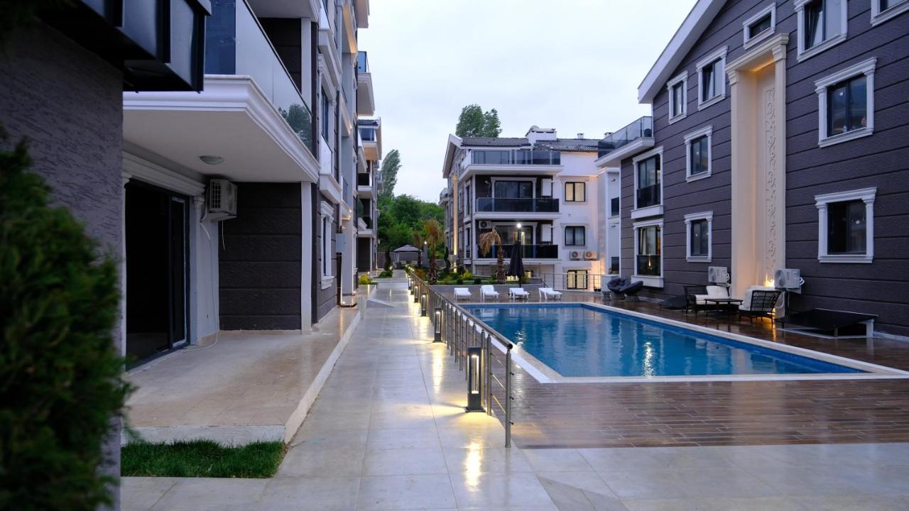 Flower City Suits Aparthotel Yalova  Exterior photo