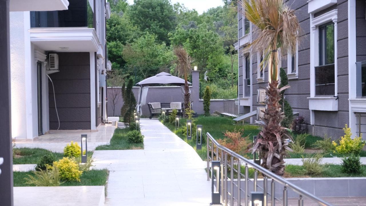 Flower City Suits Aparthotel Yalova  Exterior photo