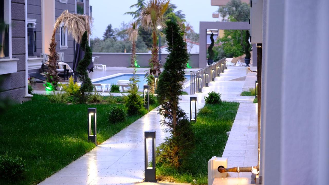 Flower City Suits Aparthotel Yalova  Exterior photo
