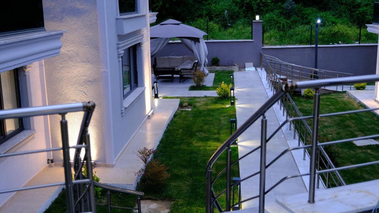 Flower City Suits Aparthotel Yalova  Exterior photo